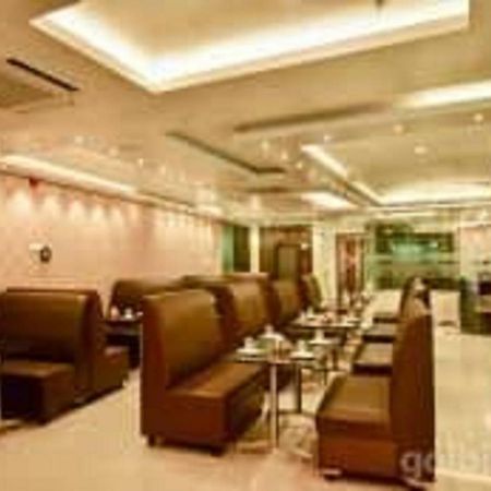 Hotel Sumith Palace Pondicherry Exterior foto