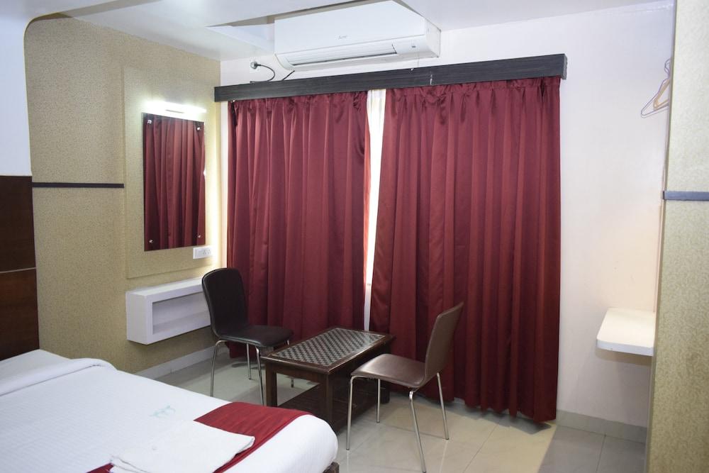 Hotel Sumith Palace Pondicherry Exterior foto