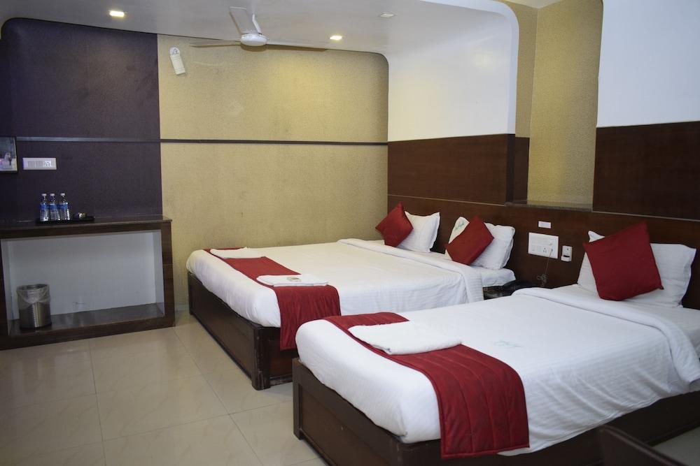 Hotel Sumith Palace Pondicherry Exterior foto